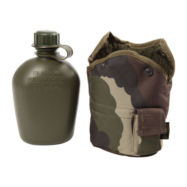 Gourde militaire de type US avec sa housse.