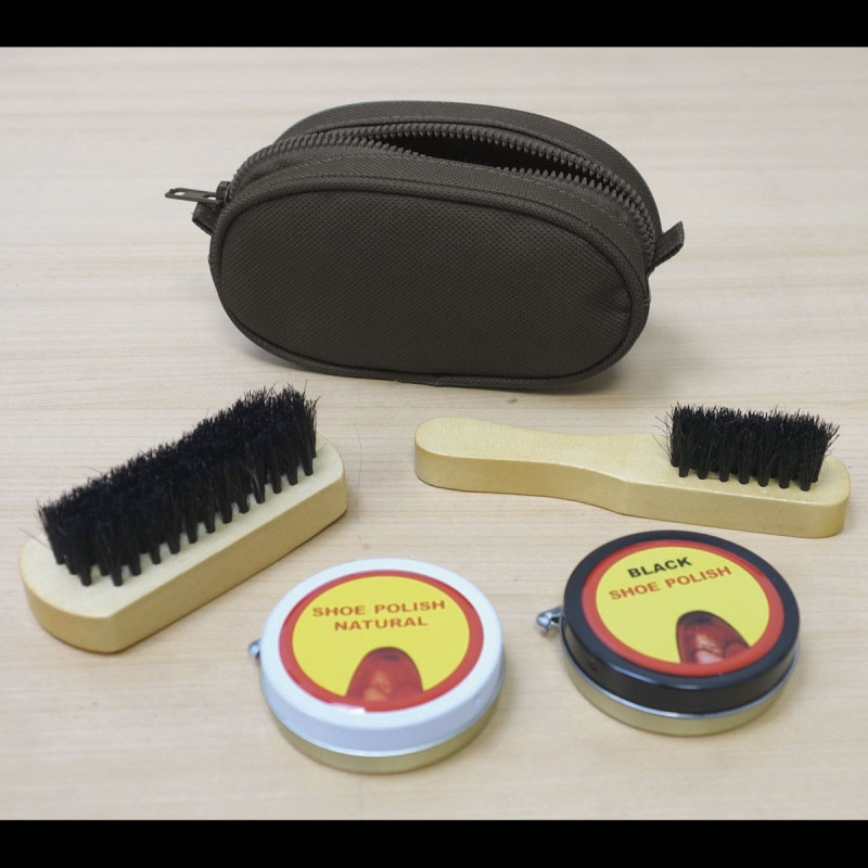 Trousse de cirage noire avec accessoires pour chaussures Trousse de cirage noire avec accessoires pour chaussures