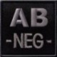Groupe sanguin AB négatif brodé sur tissu noir
