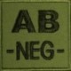 Groupe sanguin AB négatif brodé sur tissu vert OD